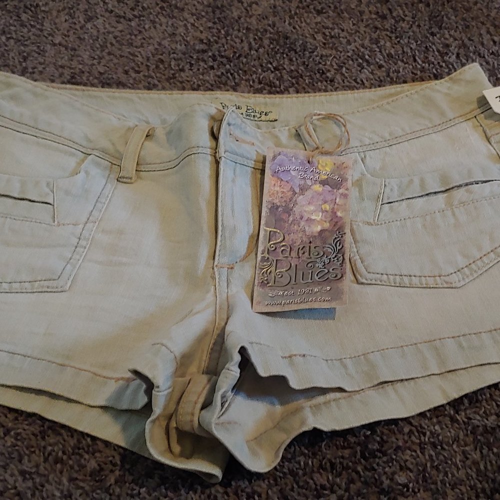Junior Girls NWT Size 11 Shorts.  Paris Blues